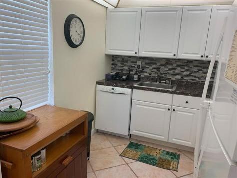 820 Flanders R Delray Beach FL 33484