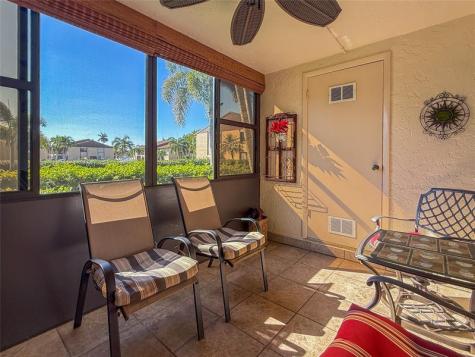 330 Knotty Pine Circle Greenacres FL 33463