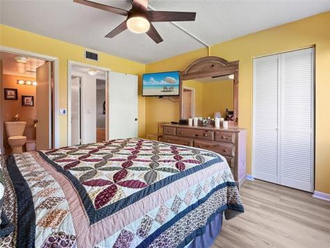 330 Knotty Pine Circle Greenacres FL 33463