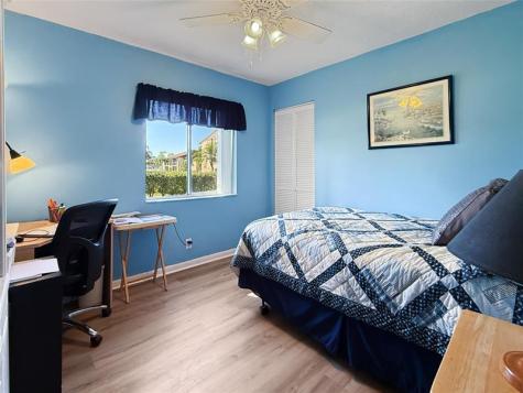 330 Knotty Pine Circle Greenacres FL 33463