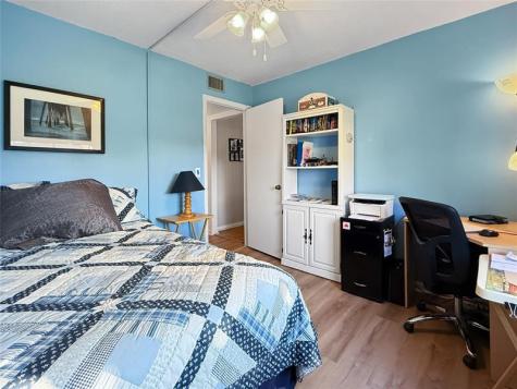 330 Knotty Pine Circle Greenacres FL 33463