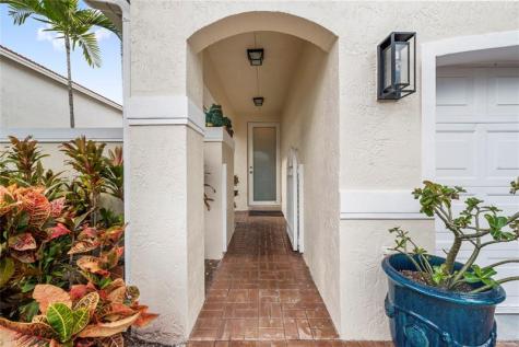 1554 Yellowheart Way Hollywood FL 33019