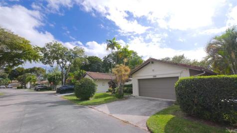5616 Hammock Lane Lauderhill FL 33319