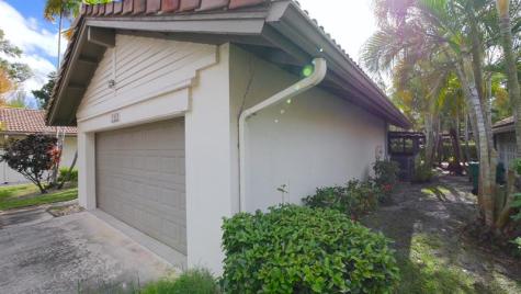5616 Hammock Lane Lauderhill FL 33319