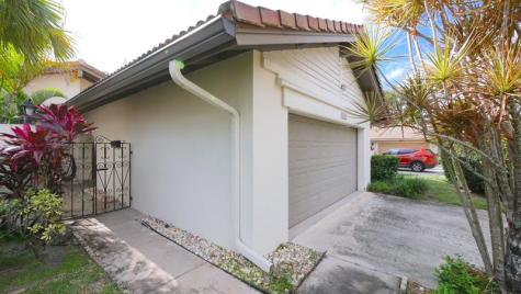 5616 Hammock Lane Lauderhill FL 33319