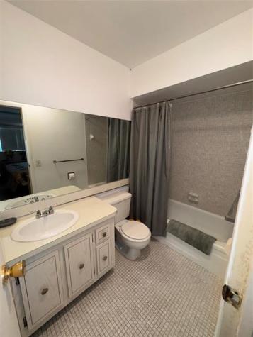 3500 NW 48th Lauderdale Lakes FL 33319