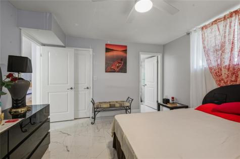 9611 N Hollybrook Lake Drive Pembroke Pines FL 33025
