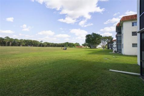9611 N Hollybrook Lake Drive Pembroke Pines FL 33025