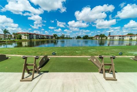 9611 N Hollybrook Lake Drive Pembroke Pines FL 33025