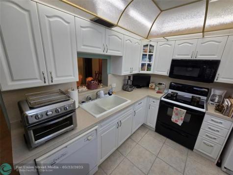 2803 Victoria Way Coconut Creek FL 33066