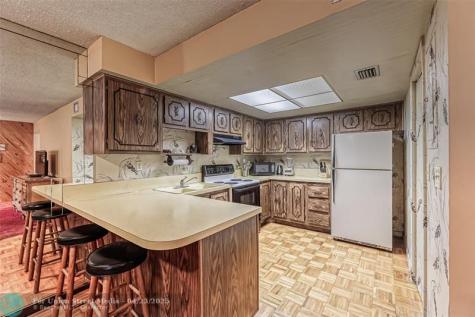 73 Ann Lee Lane Tamarac FL 33319