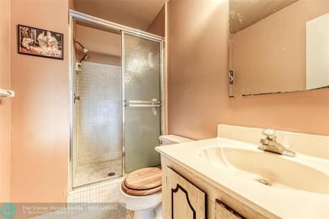 73 Ann Lee Lane Tamarac FL 33319