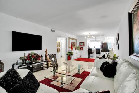 2403 Antigua Coconut Creek FL 33066