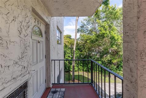 8901 S Hollybrook Boulevard Pembroke Pines FL 33025