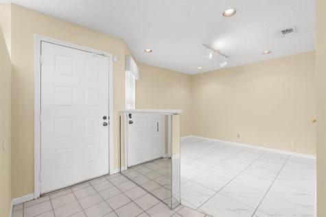 8371 Waterford Circle Tamarac FL 33321