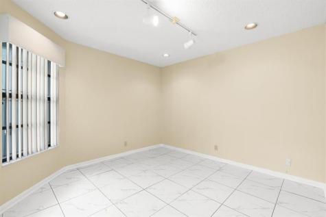8371 Waterford Circle Tamarac FL 33321