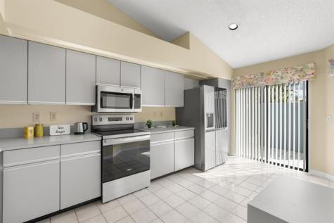 8371 Waterford Circle Tamarac FL 33321