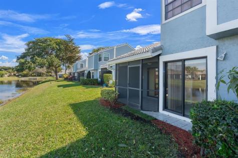 8371 Waterford Circle Tamarac FL 33321