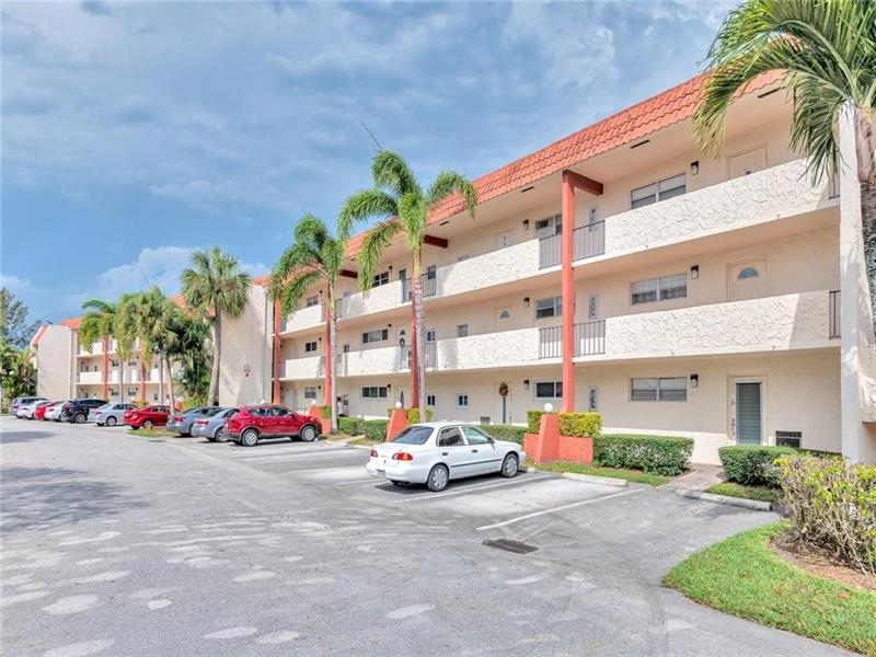 9800 N Hollybrook Lake Drive Pembroke Pines FL 33025