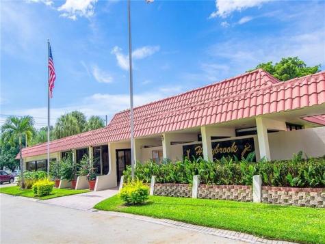 9800 N Hollybrook Lake Drive Pembroke Pines FL 33025