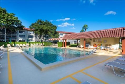 9800 N Hollybrook Lake Drive Pembroke Pines FL 33025