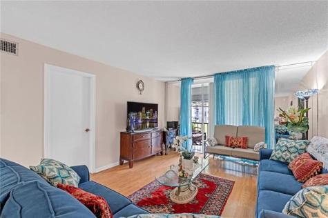 9800 N Hollybrook Lake Drive Pembroke Pines FL 33025