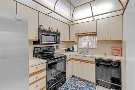 9800 N Hollybrook Lake Drive Pembroke Pines FL 33025