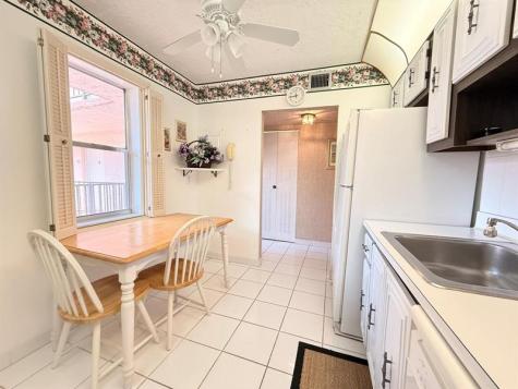 2851 Somerset Drive Lauderdale Lakes FL 33311