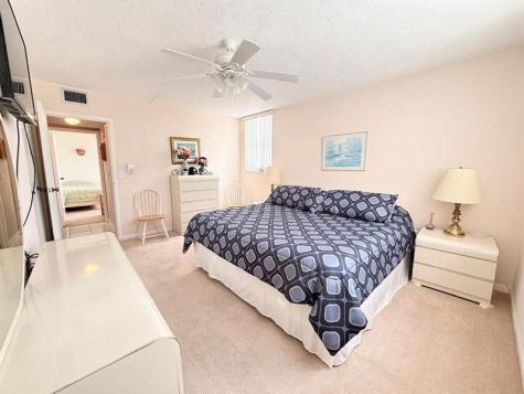 2851 Somerset Drive Lauderdale Lakes FL 33311
