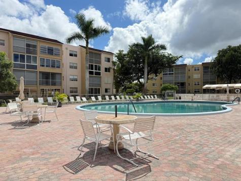 2851 Somerset Drive Lauderdale Lakes FL 33311