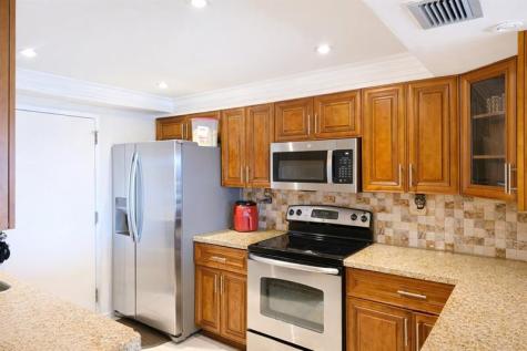800 NE 195th Street Miami FL 33179