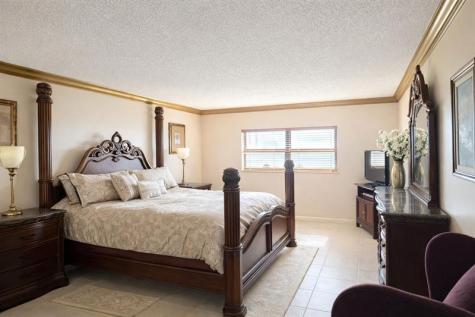 800 NE 195th Street Miami FL 33179