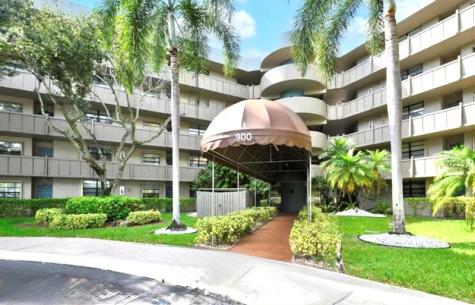 900 Colony Point Circle Pembroke Pines FL 33026