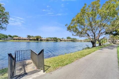 900 Colony Point Circle Pembroke Pines FL 33026