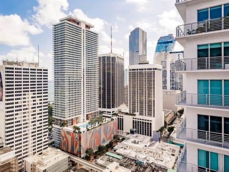 227 NE 2 Nd Miami FL 33132