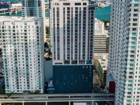 227 NE 2 Nd Miami FL 33132