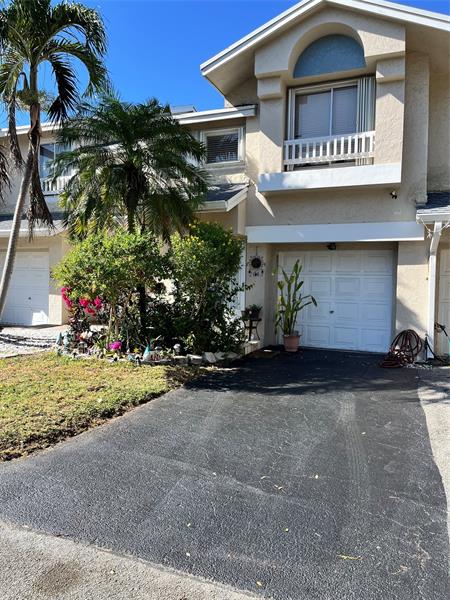 2043 Discovery Circle E Deerfield Beach FL 33442