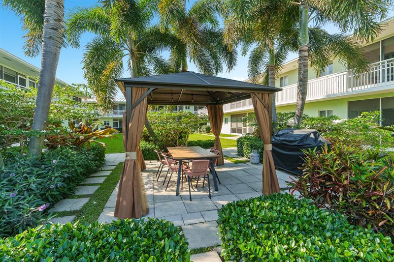 2100 NE 38th Street Lighthouse Point FL 33064