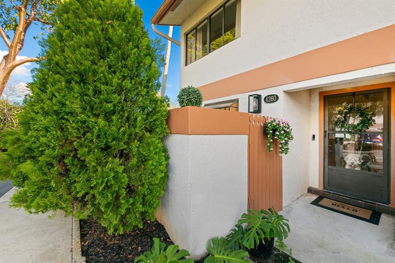 4260 SW 70th Terrace Davie FL 33314