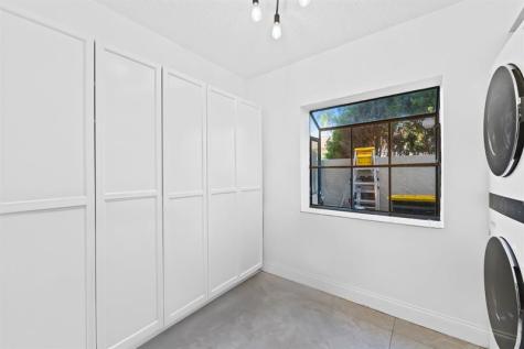 4260 SW 70th Terrace Davie FL 33314
