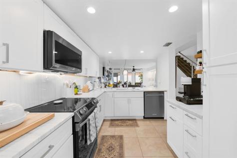 4260 SW 70th Terrace Davie FL 33314