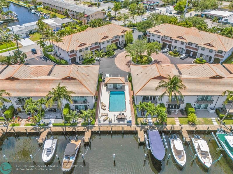 1327 SE 3rd Avenue Pompano Beach FL 33060