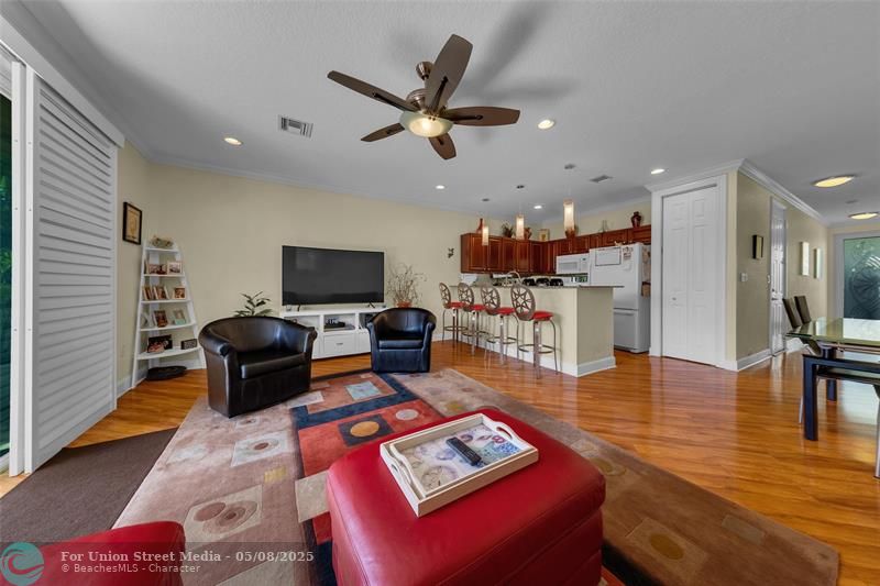 1327 SE 3rd Avenue Pompano Beach FL 33060