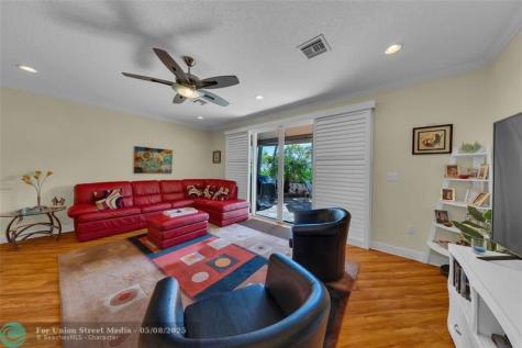 1327 SE 3rd Avenue Pompano Beach FL 33060