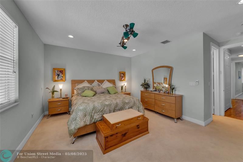 1327 SE 3rd Avenue Pompano Beach FL 33060