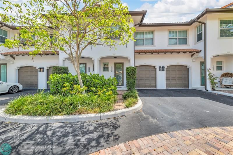 1327 SE 3rd Avenue Pompano Beach FL 33060