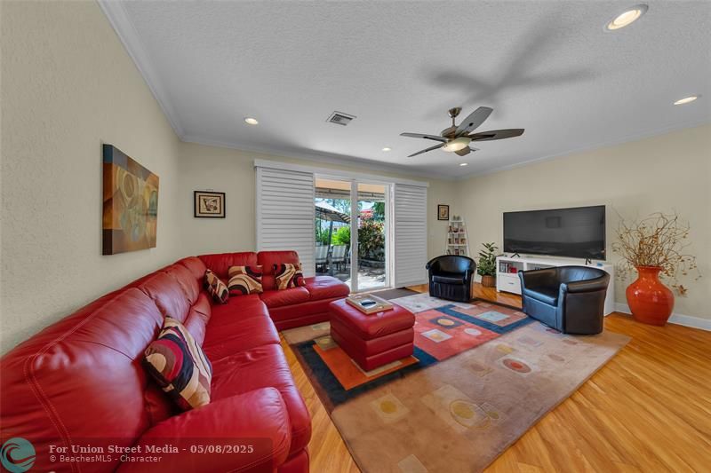 1327 SE 3rd Avenue Pompano Beach FL 33060