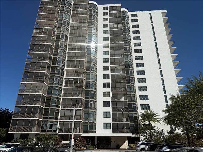 3375 N Country Club Drive Miami FL 33180