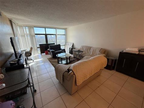 3375 N Country Club Drive Miami FL 33180