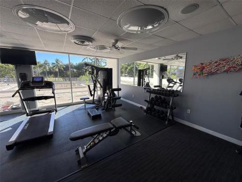 3375 N Country Club Drive Miami FL 33180